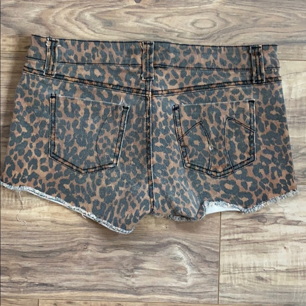 Leopard cut offs - Picture 2 of 6